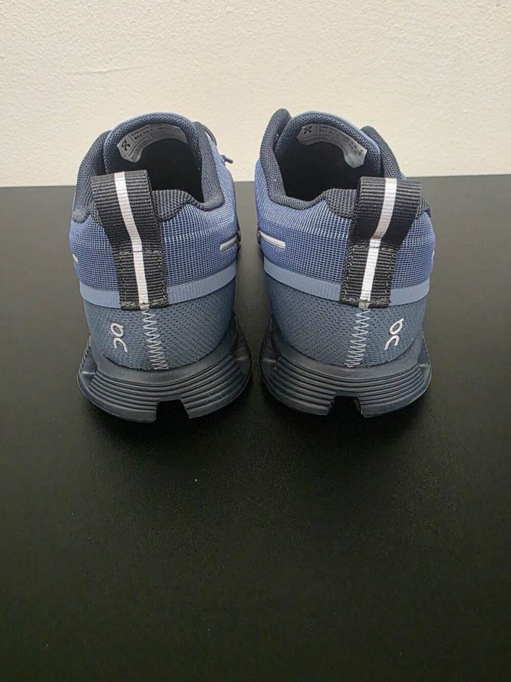 On Cloud Women's Cloud 5 Waterproof Running Sneakers Metal/Navy, Size 5.5W - Picture 8 of 8